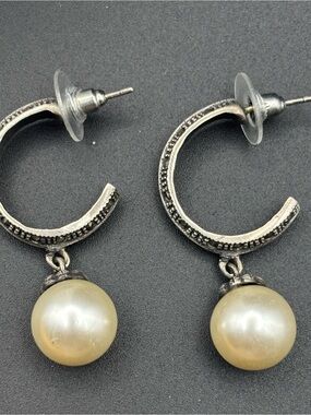 Sterling Silver Hoop Earrings with Cream Pearl Drops